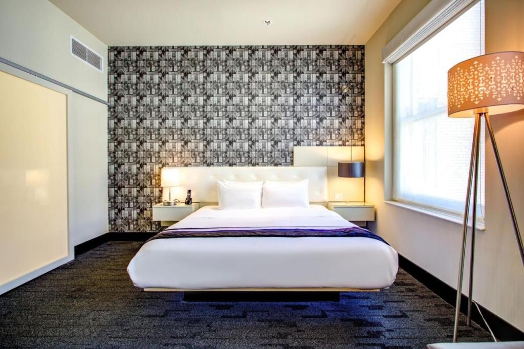 THE MIDLAND HOTEL, Chicago, a Tribute Portfolio Hotel