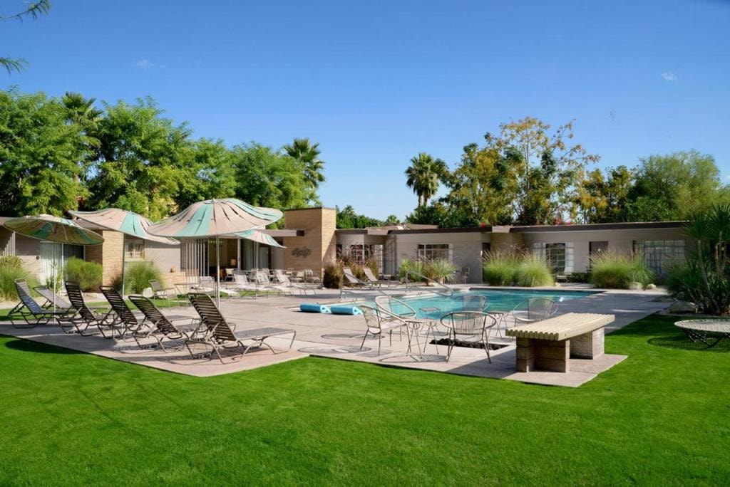 The Hideaway - 21 and Over - A Town & Desert Boutique Hotel