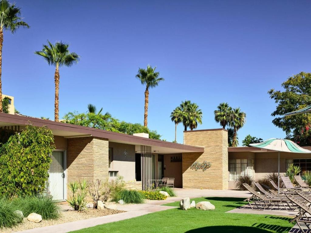 The Hideaway - 21 and Over - A Town & Desert Boutique Hotel