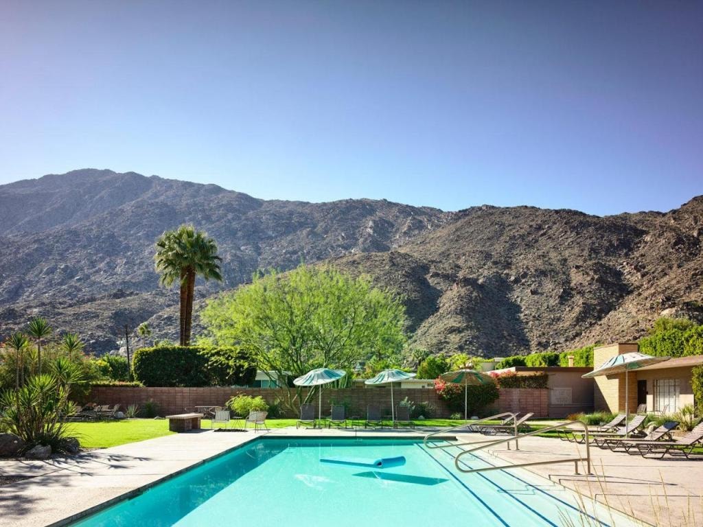 The Hideaway - 21 and Over - A Town & Desert Boutique Hotel