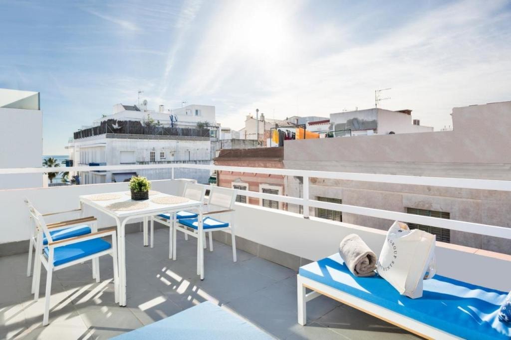 Sitges Group Blue&White