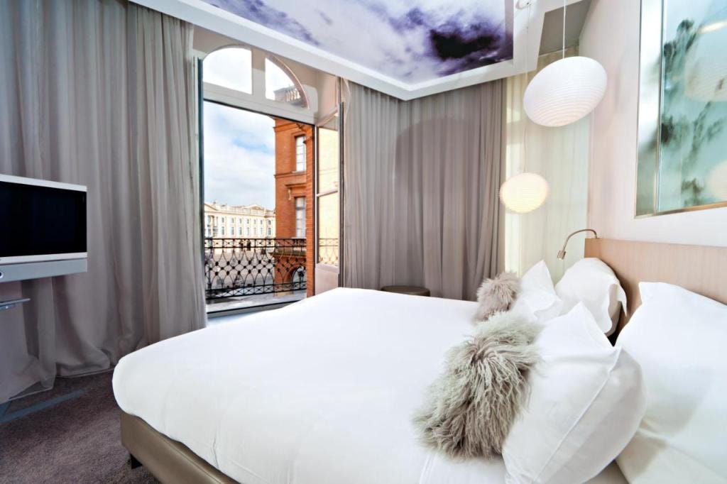 Le Grand Balcon Hotel