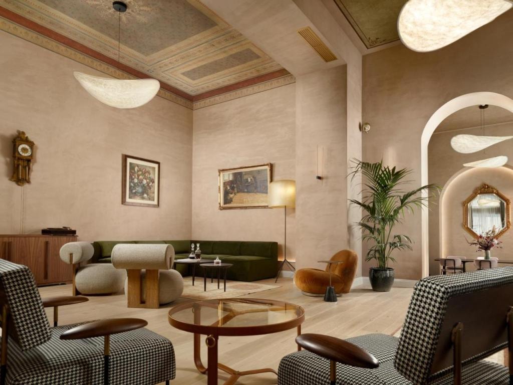 Monument Hotel