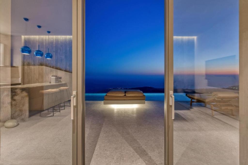 Santorini Sky, Luxury Resort