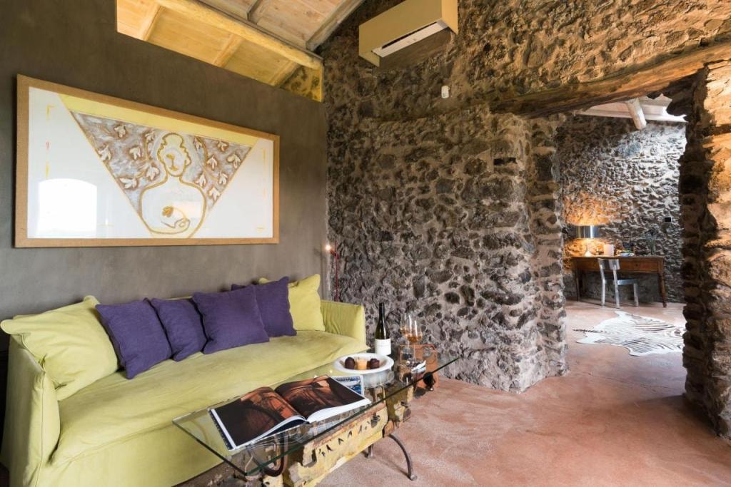 Monaci delle Terre Nere