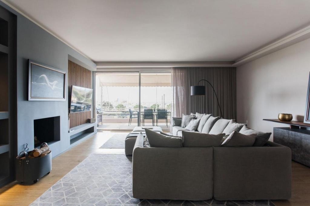 5BD 2 Level Beachfront Luxury Apt by the Olon