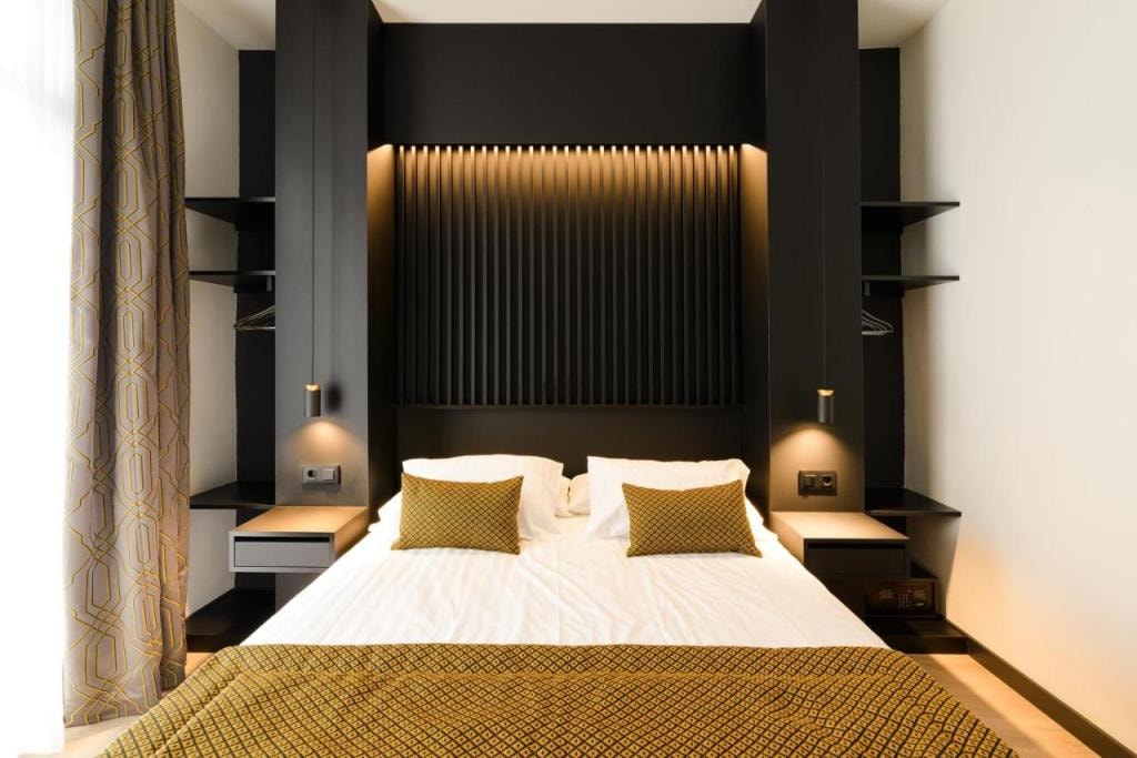 Elite Hotel - Gay Men Only