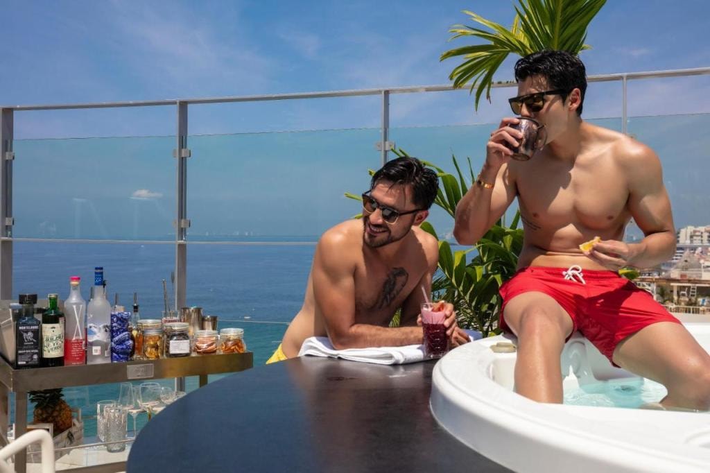 Almar Resort Luxury LGBT Experience by Mantamar Beach Club, Puerto Vallarta, Romantic Zone