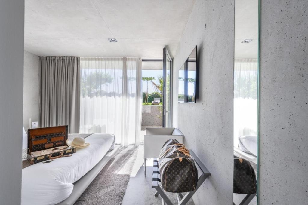 Le Pavillon M, Piscine et Spa au pied du château, Petit-Déjeuner inclus, Parking privé, Grignan