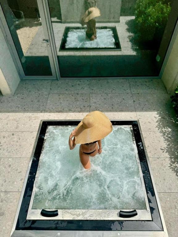 Le Pavillon M, Piscine et Spa au pied du château, Petit-Déjeuner inclus, Parking privé, Grignan