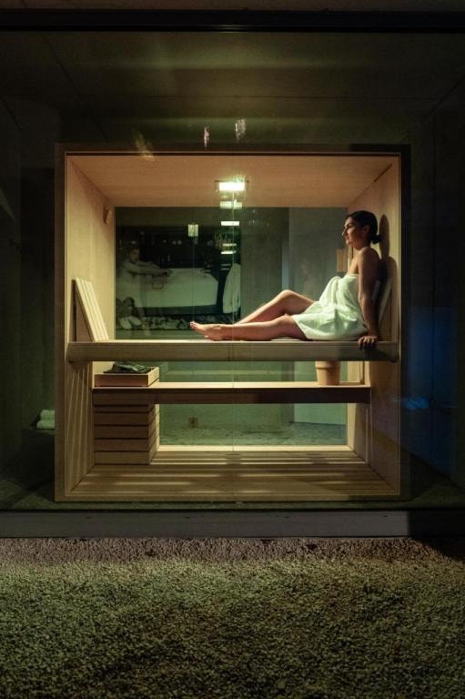 Le Pavillon M, Piscine et Spa au pied du château, Petit-Déjeuner inclus, Parking privé, Grignan
