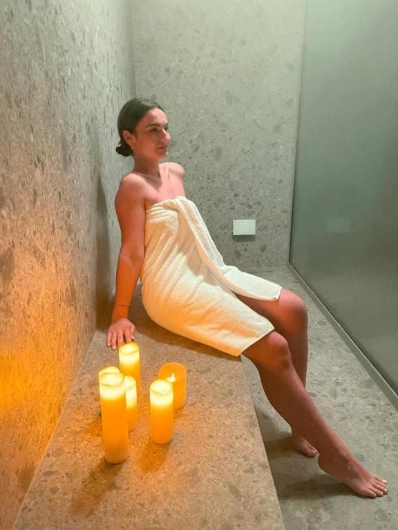 Le Pavillon M, Piscine et Spa au pied du château, Petit-Déjeuner inclus, Parking privé, Grignan