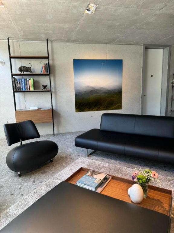 Le Pavillon M, Piscine et Spa au pied du château, Petit-Déjeuner inclus, Parking privé, Grignan