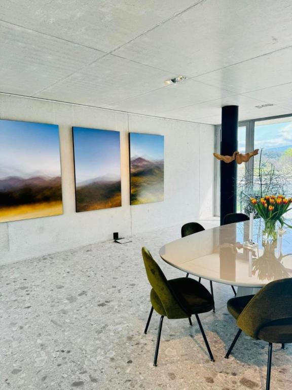 Le Pavillon M, Piscine et Spa au pied du château, Petit-Déjeuner inclus, Parking privé, Grignan