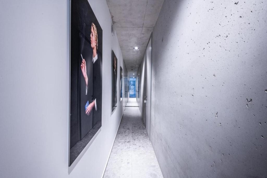 Le Pavillon M, Piscine et Spa au pied du château, Petit-Déjeuner inclus, Parking privé, Grignan