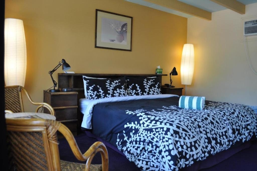 Vista Grande Resort - A Gay Men's Resort