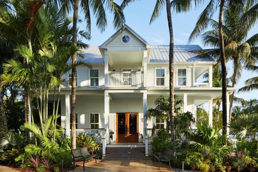 Parrot Key Hotel & Villas