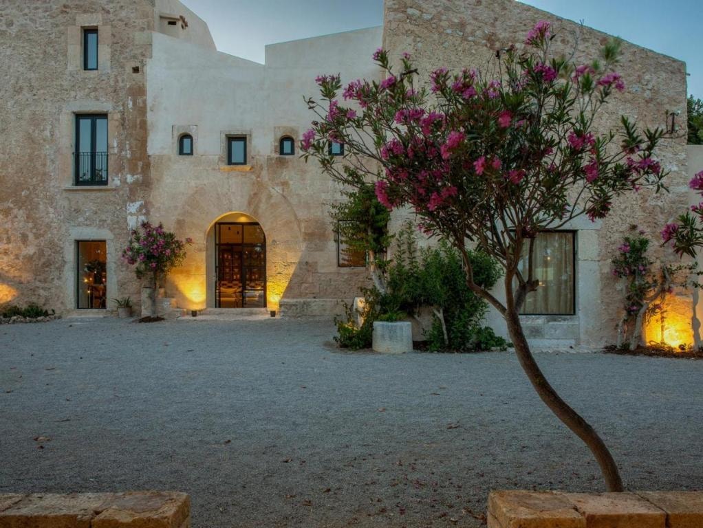 The Lodge Mallorca, Small Luxury Hotels