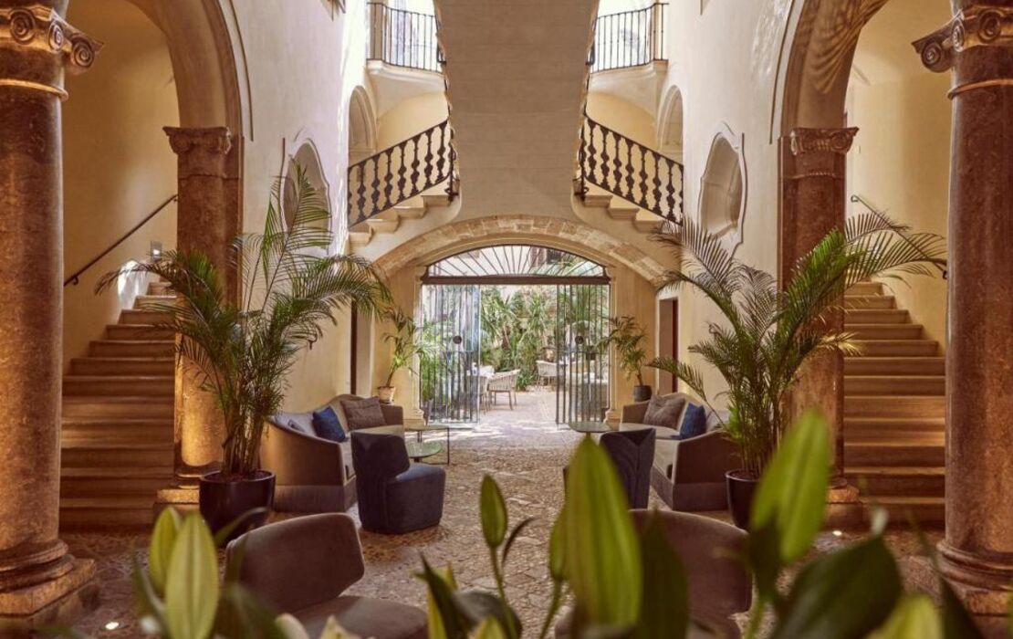 Palacio Can Marqués by Puro