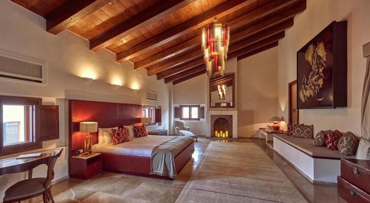 Palacio Can Marqués by Puro