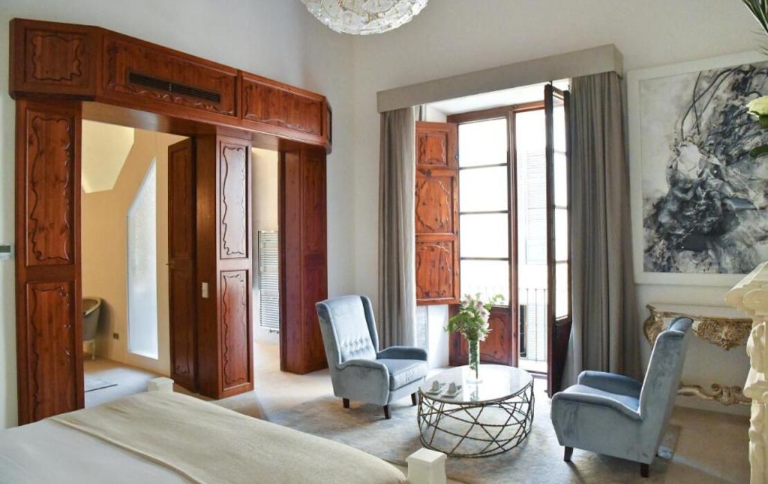 Palacio Can Marqués by Puro