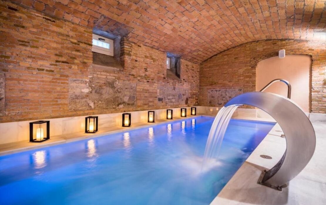 Palacio Gran Vía, a Royal Hideaway Hotel