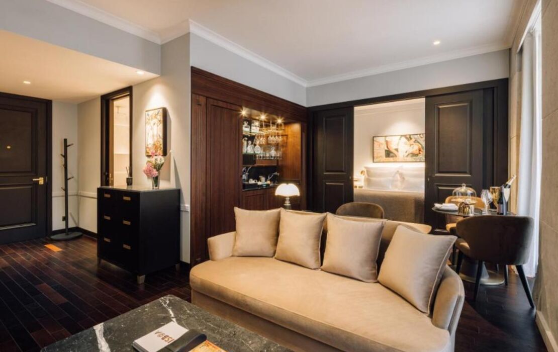 MYTHIC SANA Downtown Suites