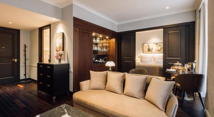 MYTHIC SANA Downtown Suites