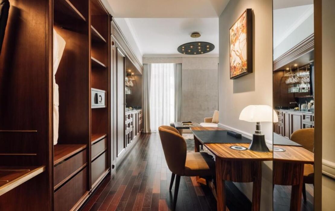 MYTHIC SANA Downtown Suites