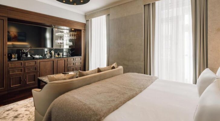 MYTHIC SANA Downtown Suites