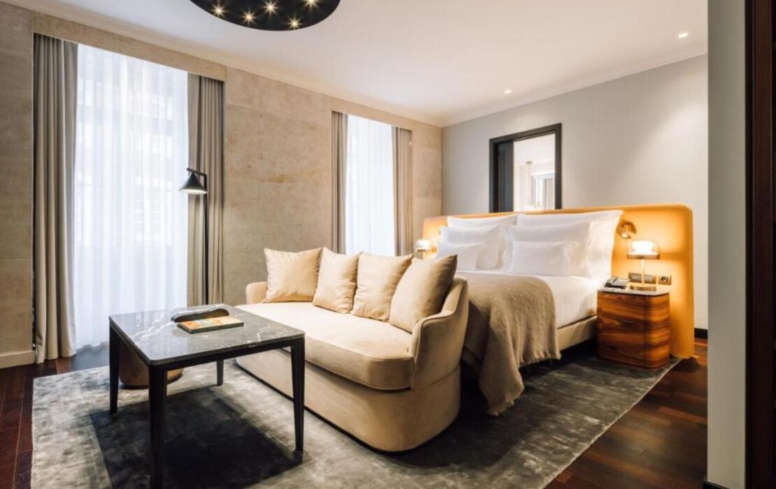 MYTHIC SANA Downtown Suites