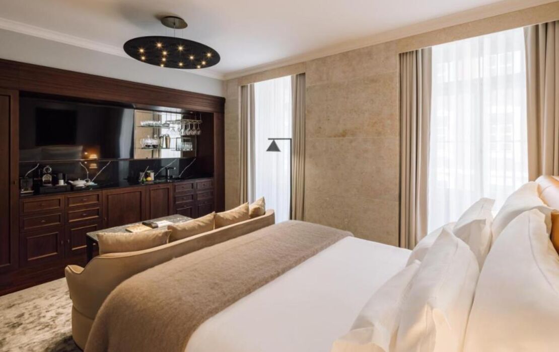 MYTHIC SANA Downtown Suites