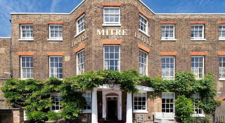The Mitre, Hampton Court
