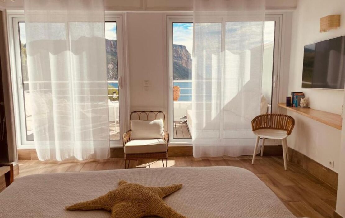 Hotel de La Plage - Mahogany