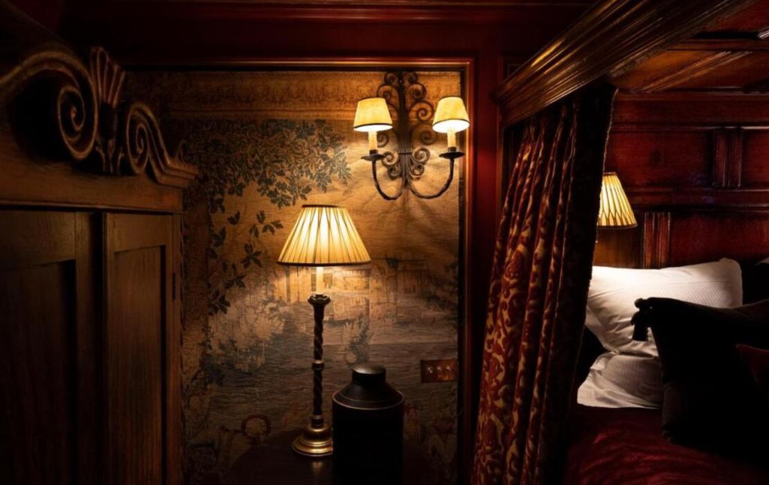 The Witchery by the Castle