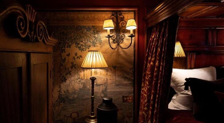 The Witchery by the Castle