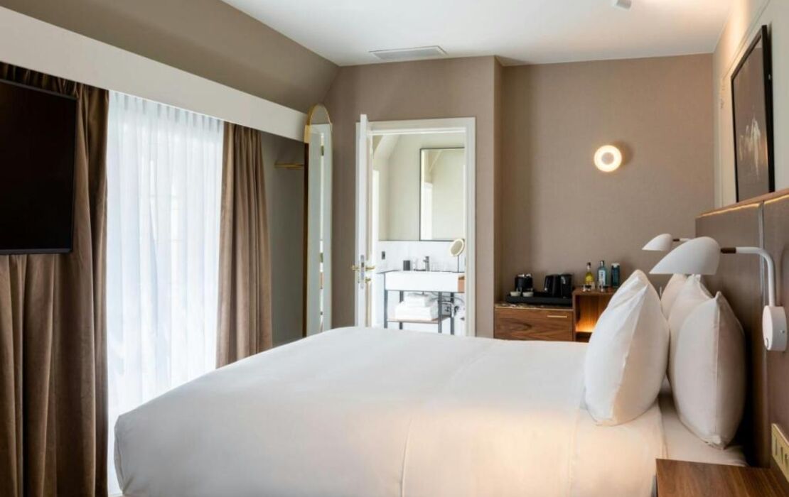 Sapphire House Antwerp, Autograph Collection