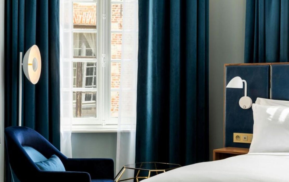 Sapphire House Antwerp, Autograph Collection