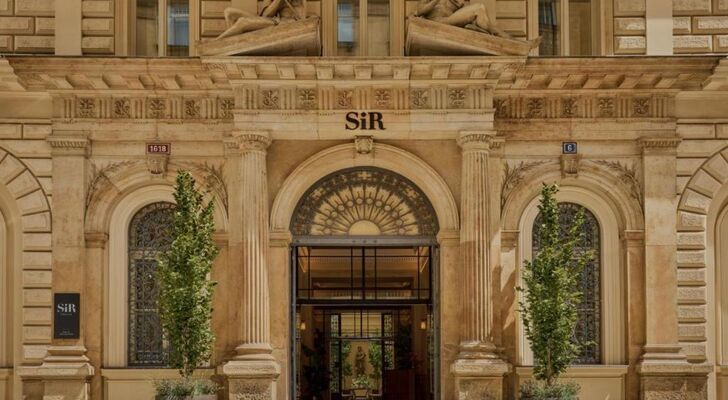 Sir Prague, part of Sircle Collection