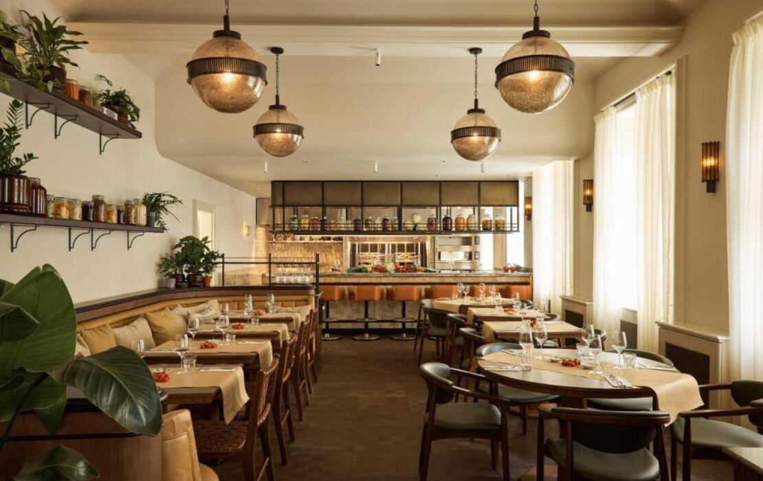 Sir Prague, part of Sircle Collection