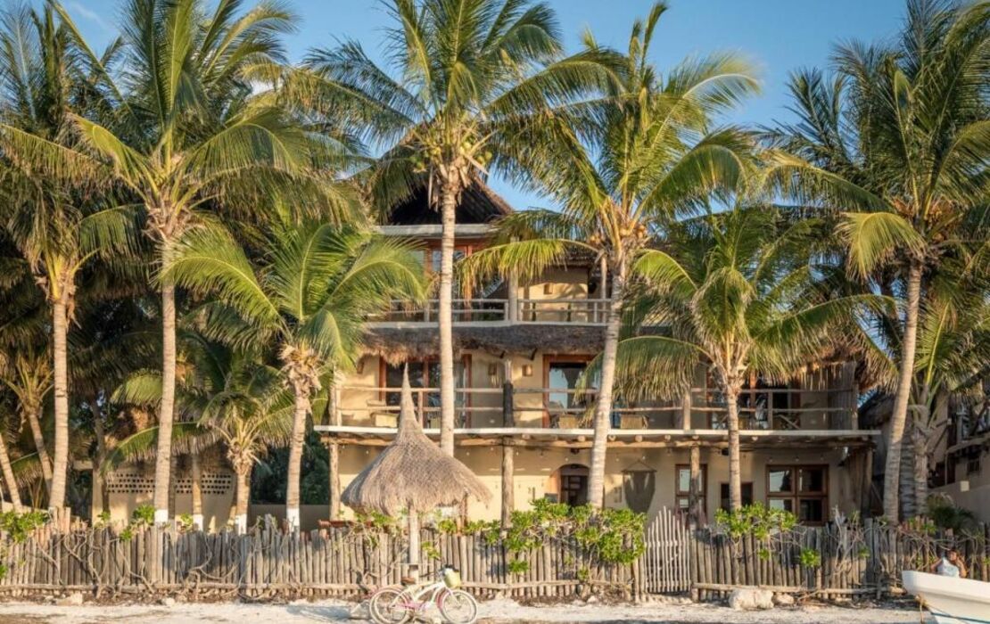 CASA CAT BA Beachfront Boutique Hotel