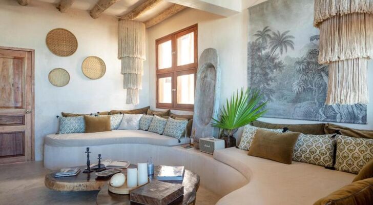 CASA CAT BA Beachfront Boutique Hotel