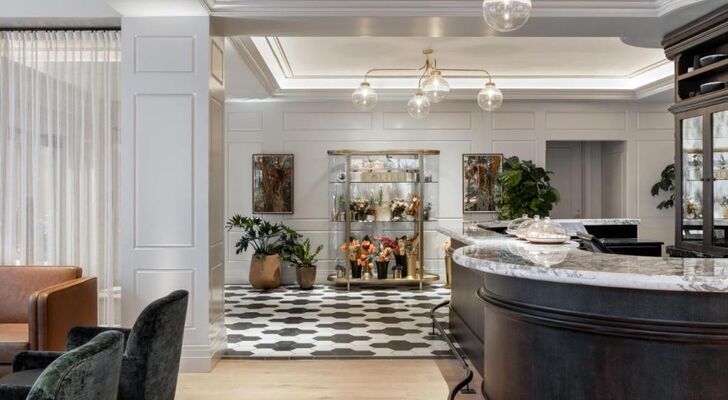 Woodlark Hotel