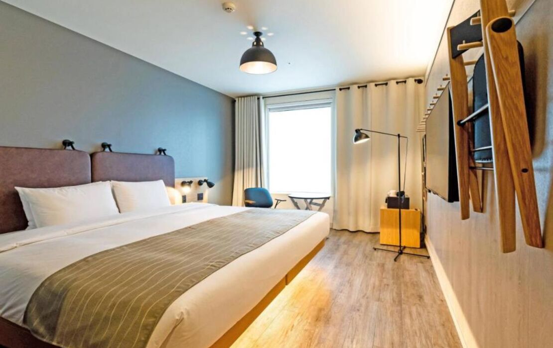 MOXY Osaka Honmachi by Marriott