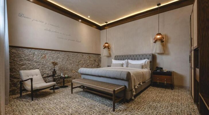 Adoro Hotel Boutique