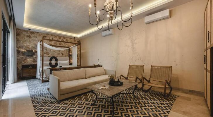 Adoro Hotel Boutique