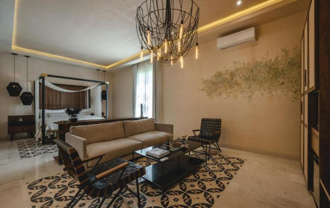 Adoro Hotel Boutique