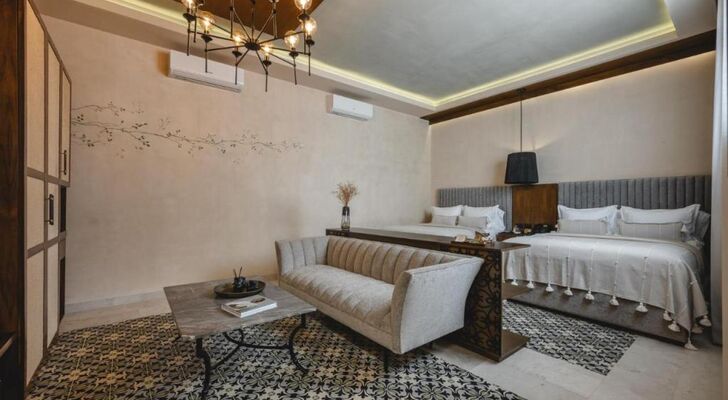 Adoro Hotel Boutique