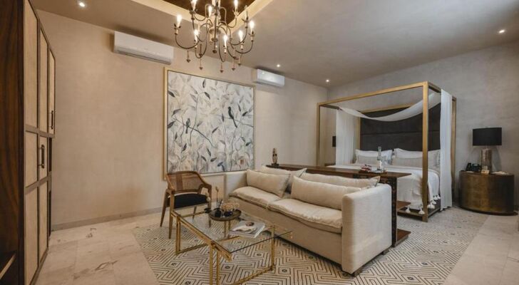 Adoro Hotel Boutique