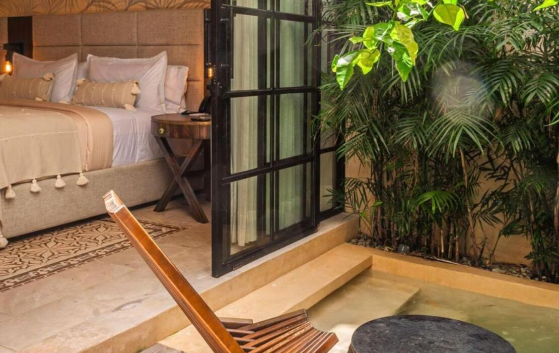 Adoro Hotel Boutique